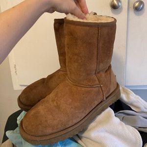 UGG Boots Classic Brown Women’s Size 8